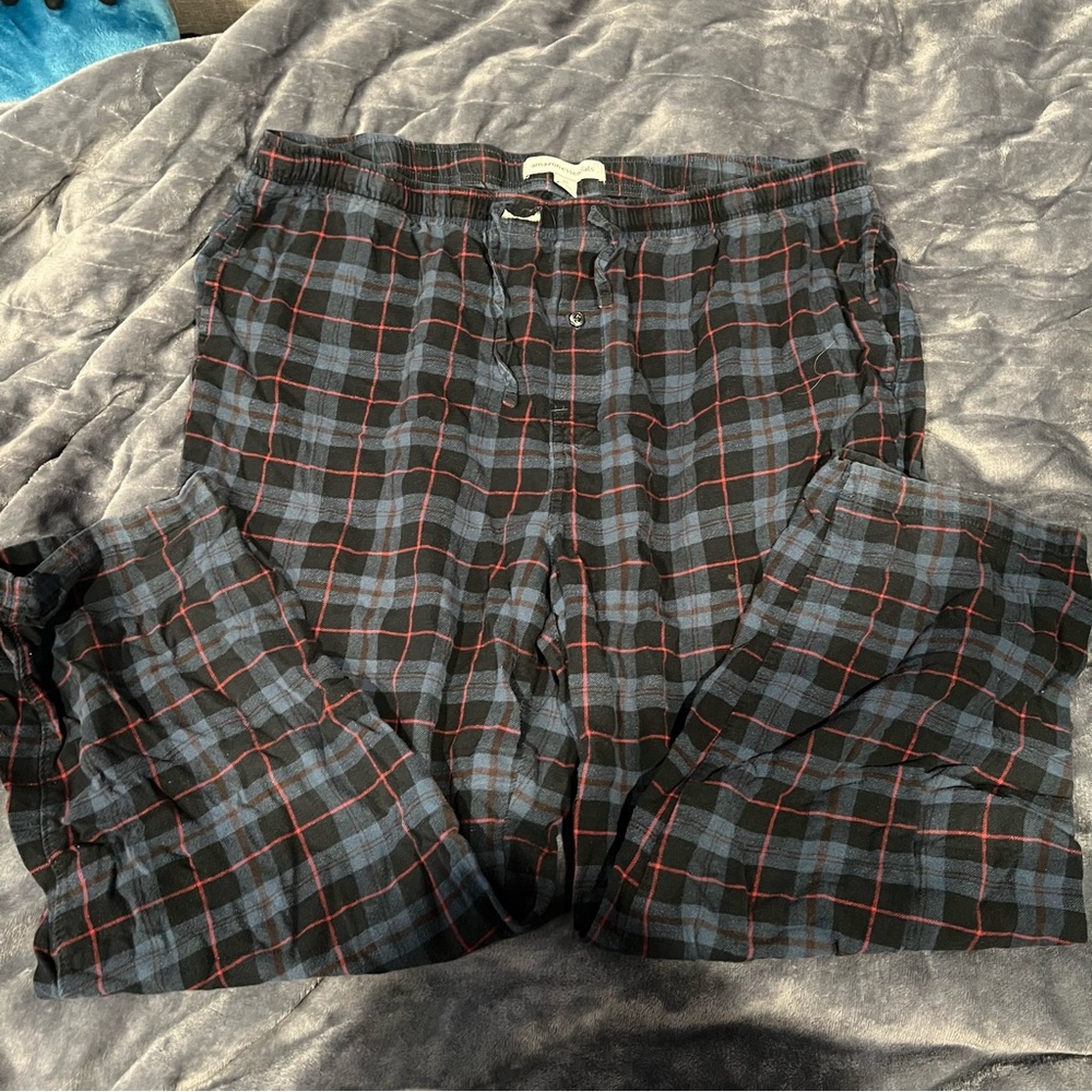 Amazon Essentials Black and Red Sweatpants Comfortable Joggers